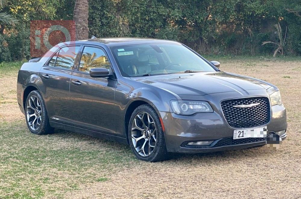 کرایسلەر 300